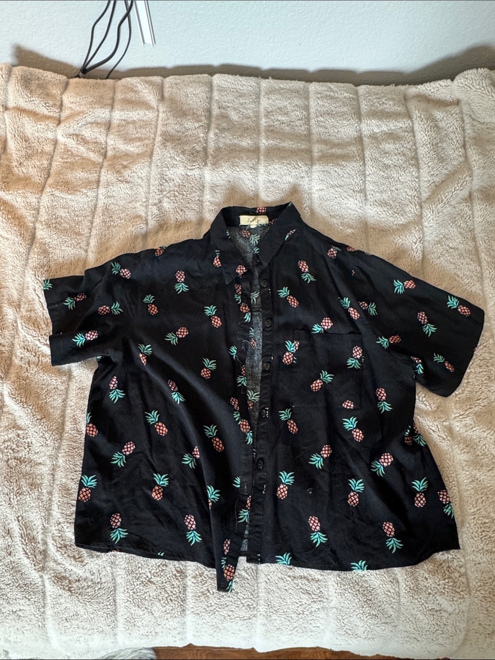 Love Notes Black Short-Sleeve Pineapple Button-Down Shirt